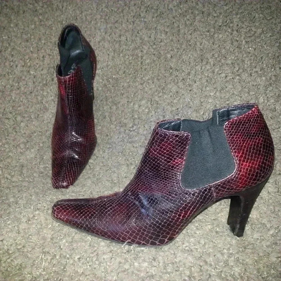 MOSCHINO CHEAP AND CHIC-Ankle Boots/Booties-Red Leather Snakeskin-Size 36.5-EX - Picture 1 of 7